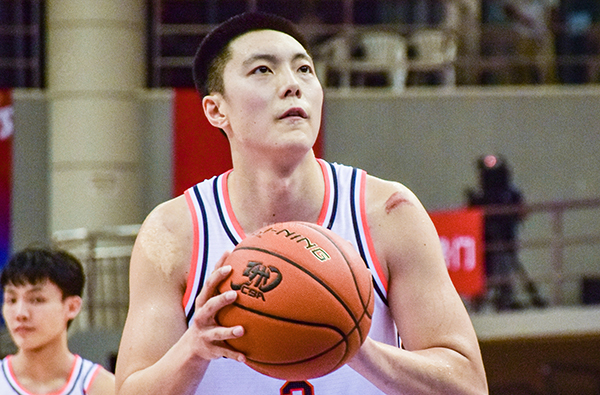 CBA 全明星风云突变:去年票王胡明轩首周投票无缘首发